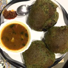 Hari Bhari Poori A picture of Hari Bhari Poori.