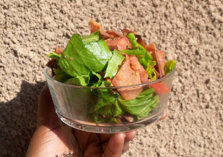 Mediaterianian fattoush salad