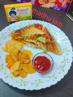 ग्रिल्ड क्लब सैंडविच (Grilled Club Sandwich recipe in Hindi) रेसिपी मुख्य फोटो