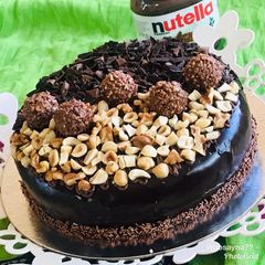Whosayna’s Nutella Ferrero Rocher Cake A picture of Whosayna’s Nutella Ferrero Rocher Cake.