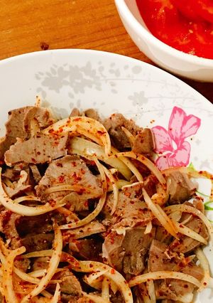 Hình của món Lưỡi heo trộn hành tây.