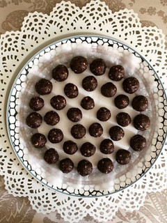 A picture of Energy balls (Oats - peanut butter).