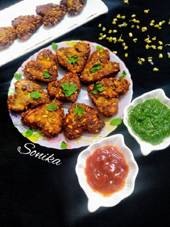 मूंग स्प्राउड हार्ट कबाब(Moong sproutsed heart shape chilla recipe in Hindi) रेसिपी मुख्य फोटो