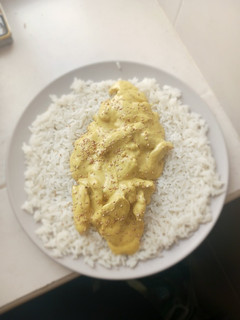 Una foto de Pollo al curry sin verdura