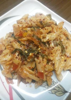 स्वादिष्ट पालक पास्ता (Yummy spinach pasta recipe in hindi) रेसिपी मुख्य फोटो