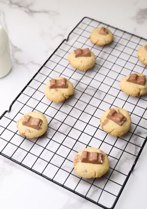 صورة لوصفة كوكيز بالشوكلاتة اسهل واسرع كوكيز ممكن تعمليه 🍪الطريقة مصورة فيديو عقناتي عاليوتيوب 😍meera food😍