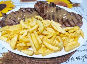 Foto principal de Entrecot de vaca rubia gallega en salsa de yogurt