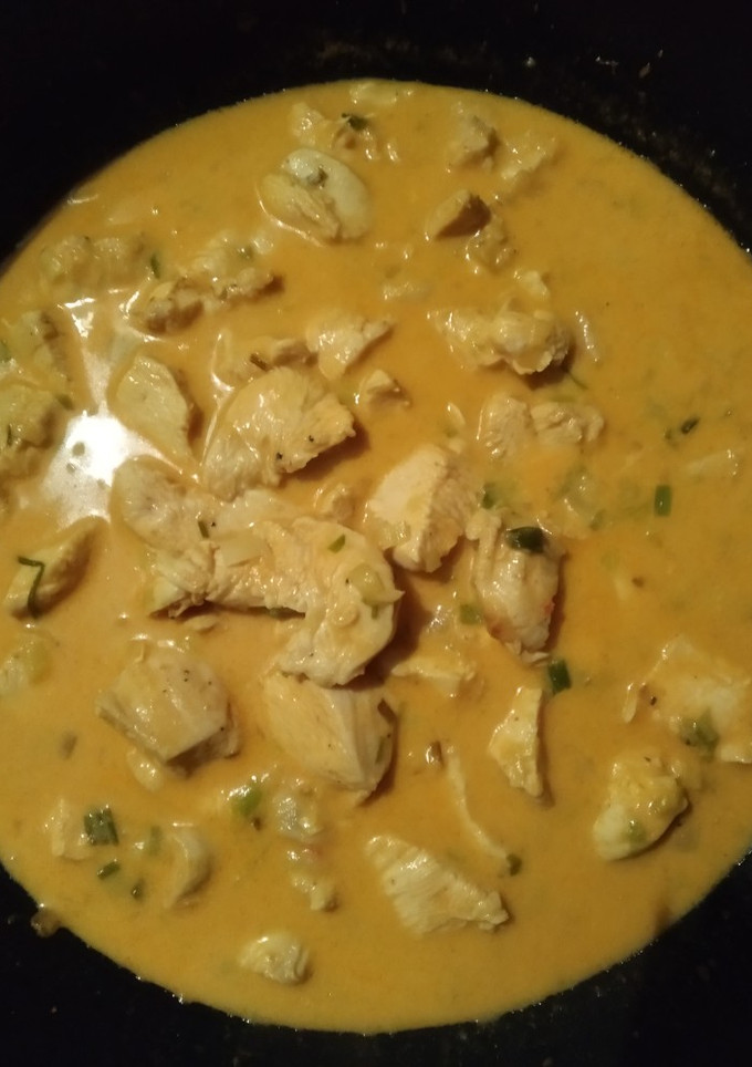 Una foto de Pollo estilo hindú