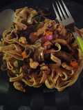Plato principal. Vegano. Pasta. Vegetales. Proteínas