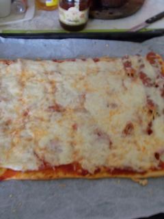 HĂĄzi pizza vacsorĂĄra recept fotĂłja