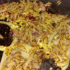 A picture of Onion sabzi.