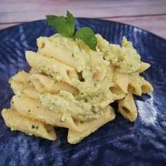 Foto di Pennette senza glutine con pesto di zucchine
