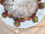 Torta alle fragole con farina di mandorle e gocce di cioccolato