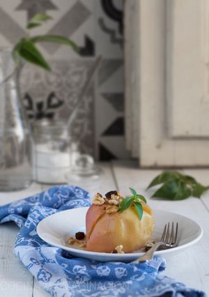 Una foto de Manzanas al vapor con frutos secos