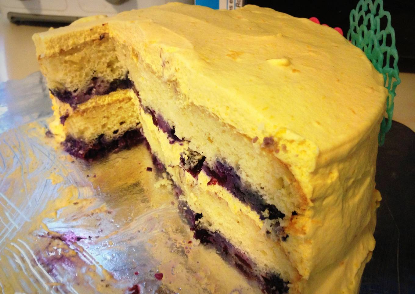 Blueberry and mango mousse cake