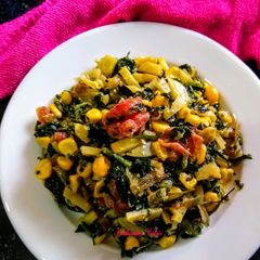 A picture of Leafy Methi Saag with Corn.