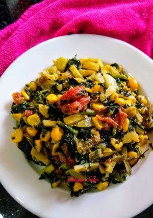 A picture of Leafy Methi Saag with Corn.