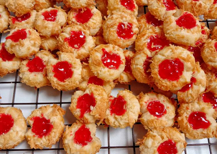 Masakan Populer Tumbprint Cookies Stroberi Gurih Mantul