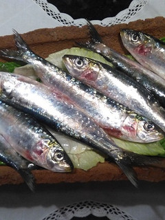 Una foto de Sardinas asadas en teja