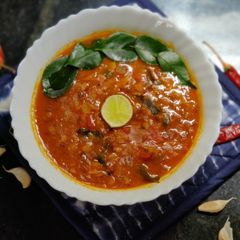 A picture of Tangy garlic dal.