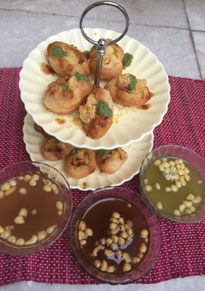 A picture of Paani Puri.