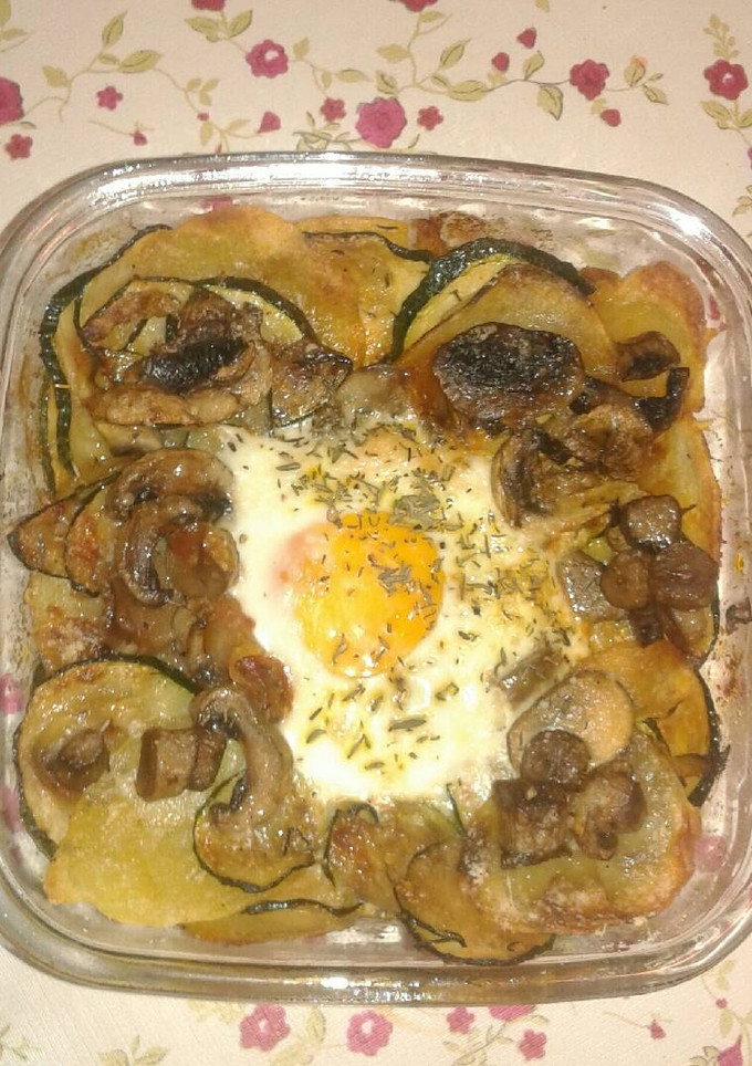 Una foto de Cazuelita de verduras con huevo