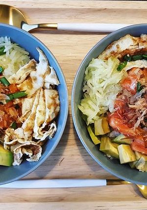 A picture of Easy Sashimi Poke bowl.