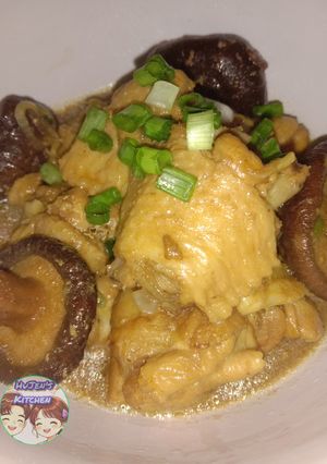 รูปของ ไก่ตุ๋นน้ำแดงและเห็ดหอม (Anhui Braised Chicken with Mushrooms)