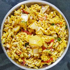 A picture of Alu muri shilong(meghalaya street food).