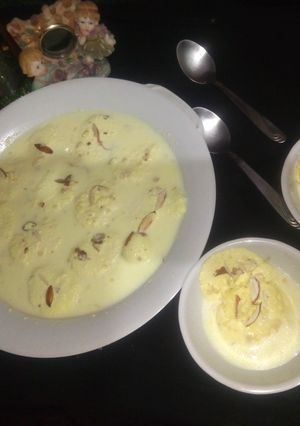 A picture of Rasmalai.