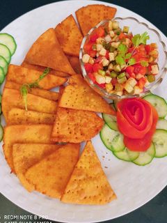नाचोज विथ सालसा (Nachos with salsa recipe in hindi) रेसिपी मुख्य फोटो