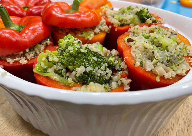 Brokkolis quinoával töltött paprika