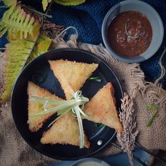 A picture of Chicken Fajita Samosas.