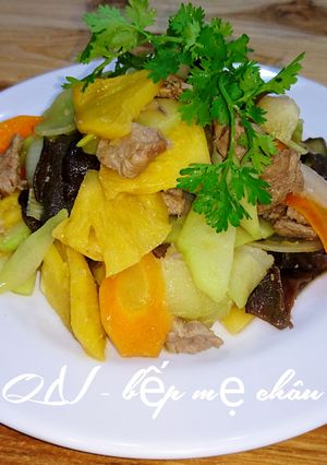 Hình của món Bò xào thập cẩm.