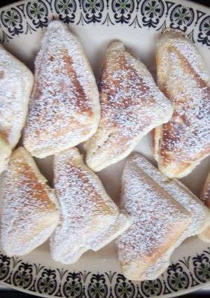 A picture of Sandwich Toaster Mini cakes.