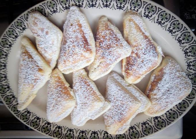 Sandwich maker mini cakes Recipe by Bridget - Cookpad