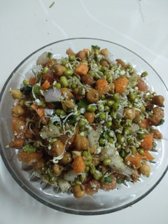 પ્રોટીન સલાડ (Protein Salad Recipe In Gujarati) રેસીપી મુખ્ય ફોટો