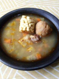 Una foto de Sopa de Bolas de Verde