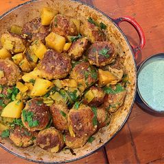 Chicken meatballs, potatoes and lemon A picture of Chicken meatballs, potatoes and lemon.
