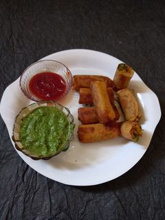 સ્પ્રિંગ રોલ (Spring Roll Recipe In Gujarati) રેસીપી મુખ્ય ફોટો