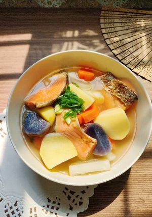 Hình của món SANPAIJIRU - SOUPS KHOAI TÂY CÁ HỒI.