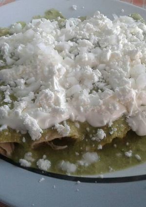 Una foto de Enchiladas verdes estilo enojona 😈🍴