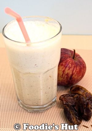 A picture of Date Apple Smoothie.