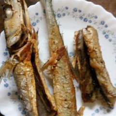A picture of Fried fish.