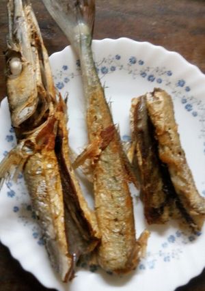 A picture of Fried fish.