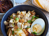 Nasi Bakmoy Ayam Tahu