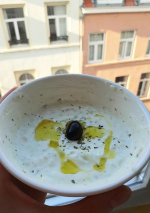 Foto di Salsa greca con yogurt, aglio e cetriolo (tzatziki) 🇬🇷