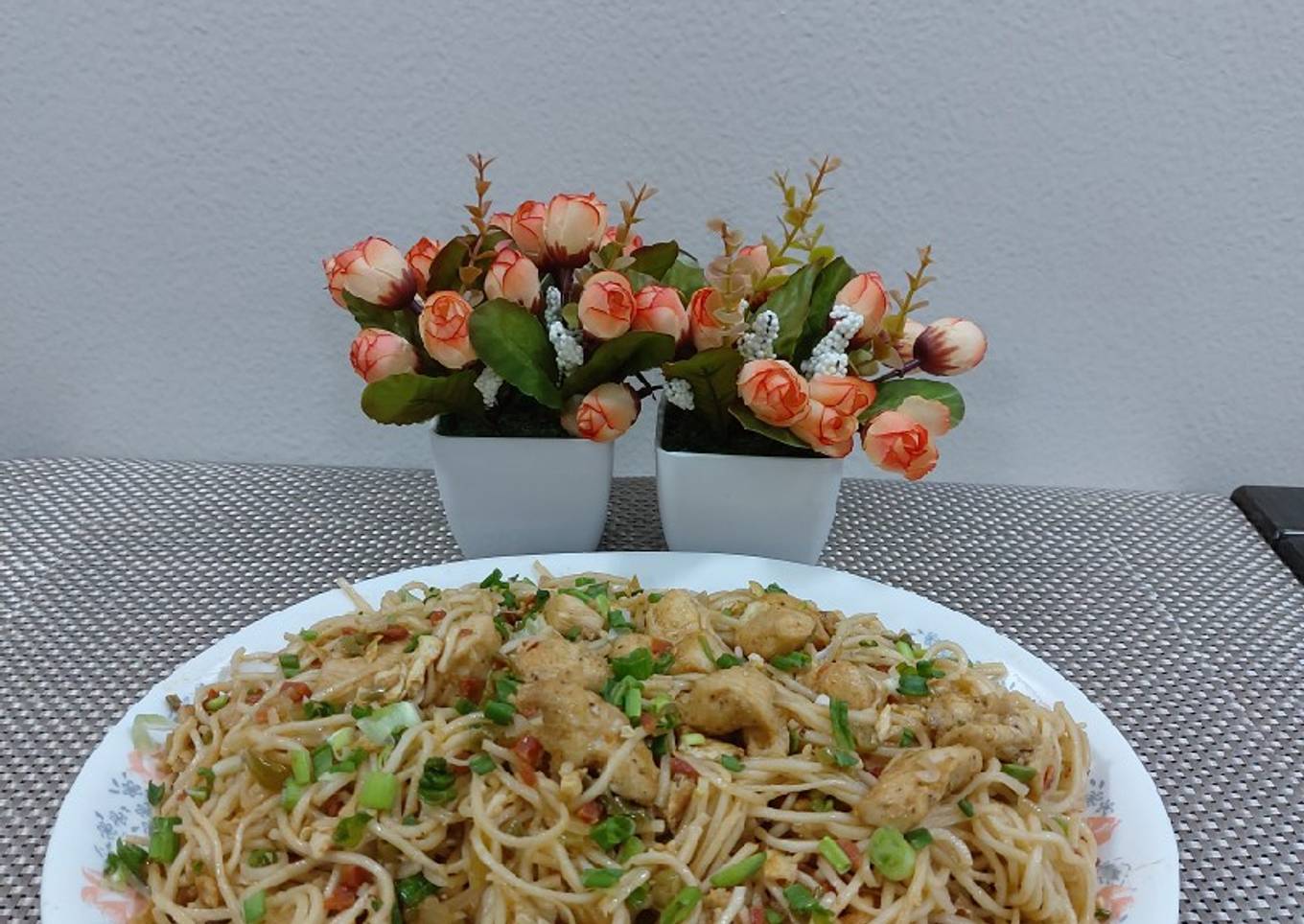 Chicken hakka nodals