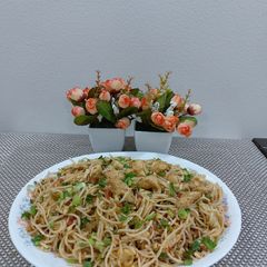 A picture of Chicken hakka nodals.