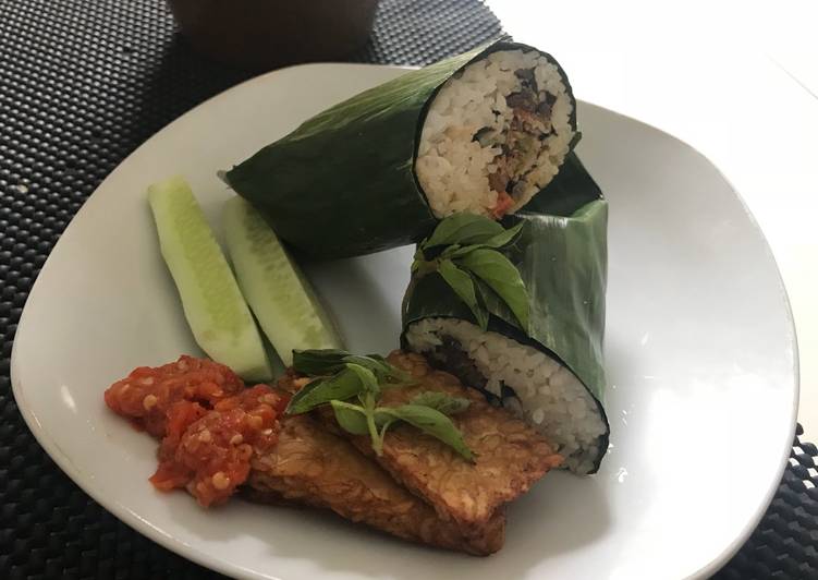 Bagaimana memasak Nasi Bakar Sambal Asap, Enak